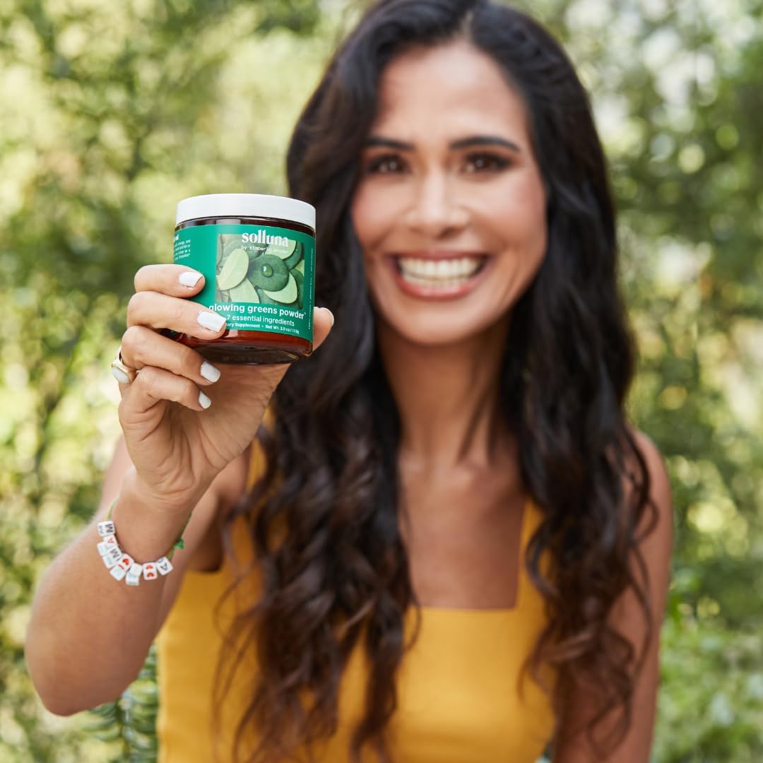 Solluna by Kimberly Snyder’s Glowing Greens Powder
